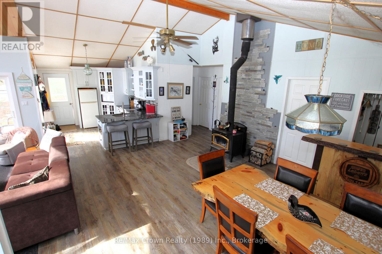 935 Limberlost Point Road, Parry Sound Remote Area (Restoule), Ontario  P0H 2R0 - Photo 16 - X12867182