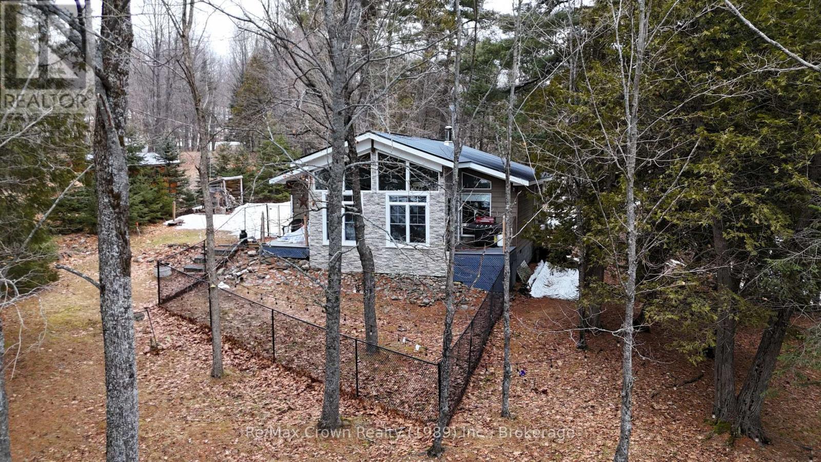 935 Limberlost Point Road, Parry Sound Remote Area (Restoule), Ontario  P0H 2R0 - Photo 2 - X12867182