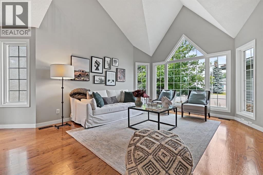 33 Sunset Crescent, Okotoks, Alberta  T1S 1P3 - Photo 3 - A2290204