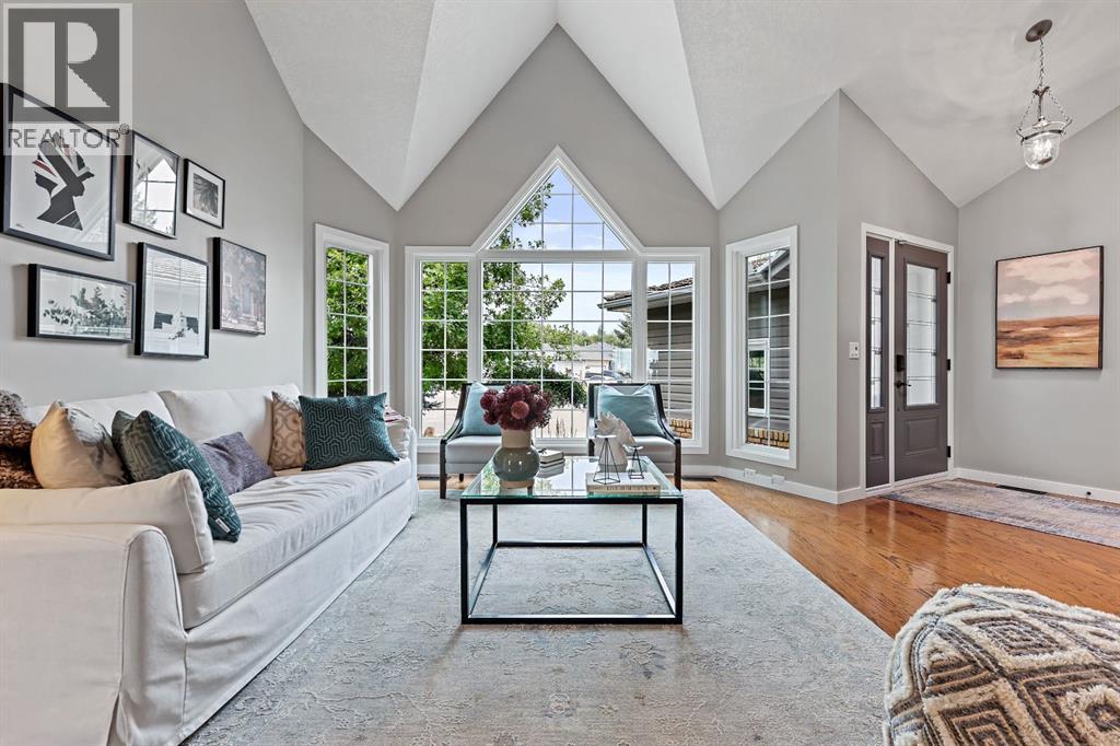 33 Sunset Crescent, Okotoks, Alberta  T1S 1P3 - Photo 5 - A2290204