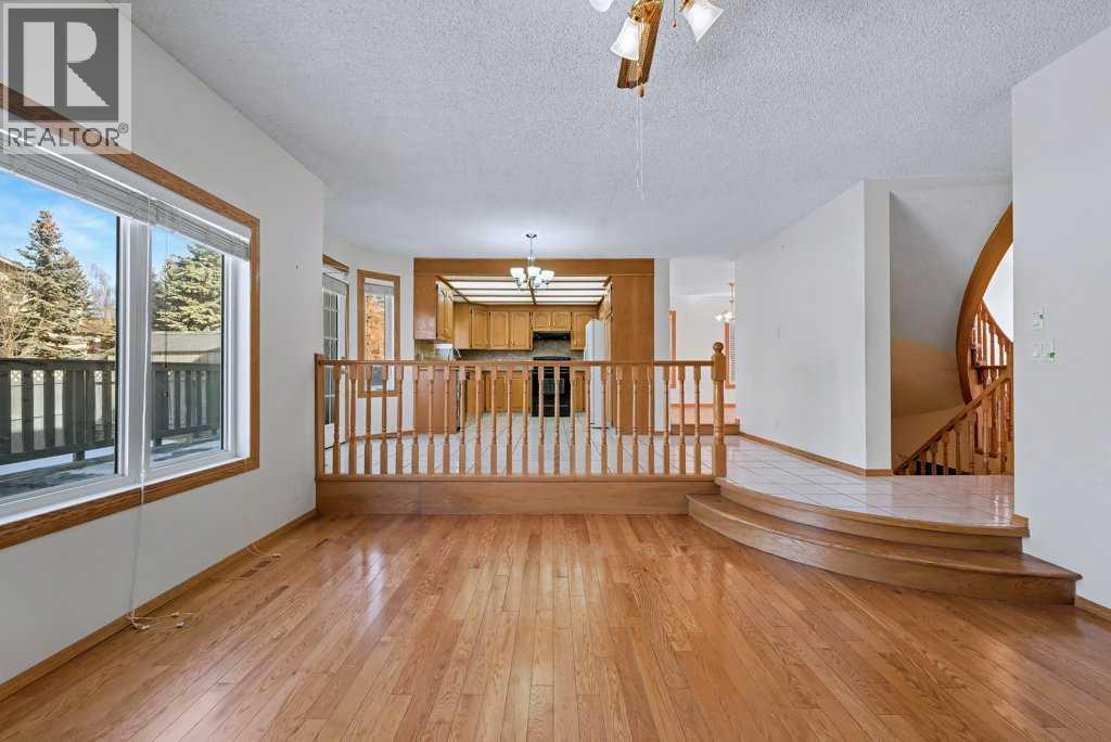 82 Wood Valley Drive Sw, Calgary, Alberta  T2W 5V6 - Photo 21 - A2290576