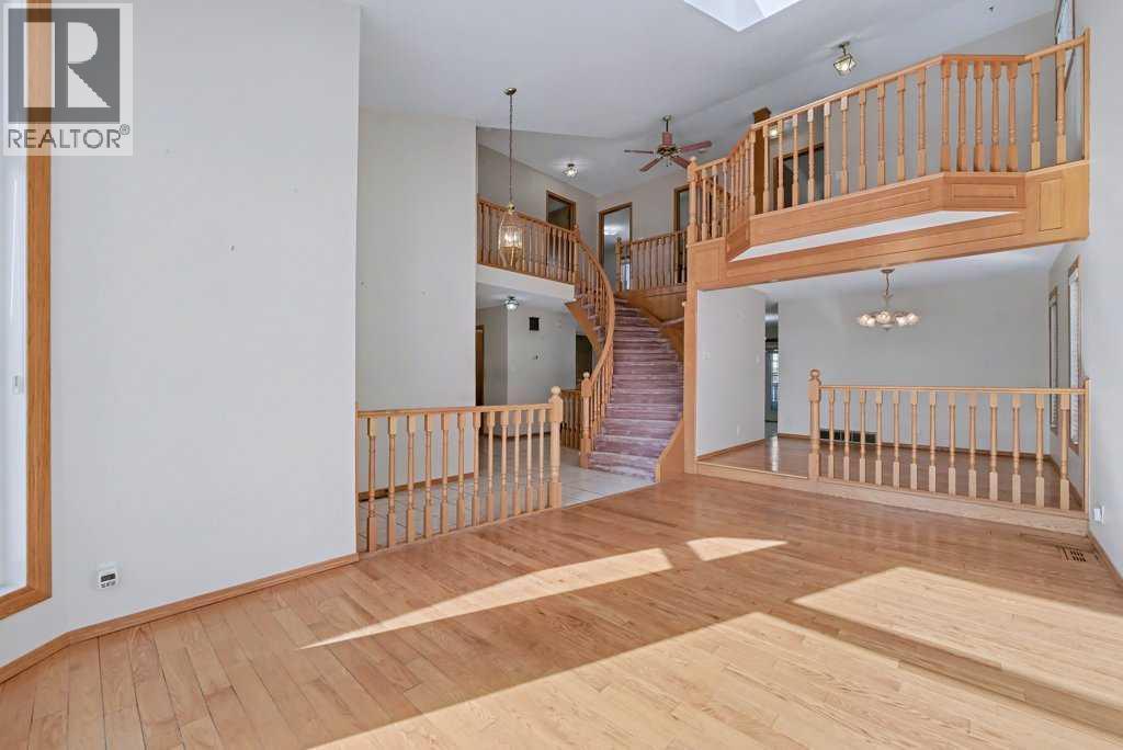 82 Wood Valley Drive Sw, Calgary, Alberta  T2W 5V6 - Photo 7 - A2290576