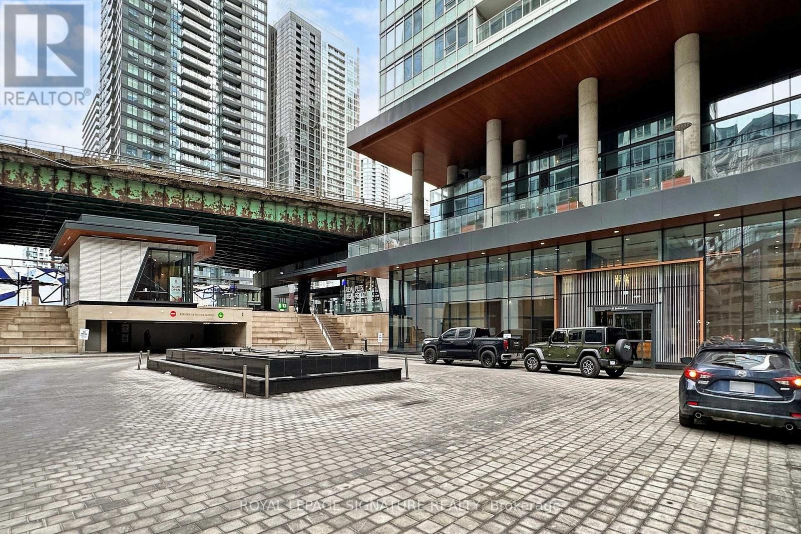 805 - 17 BATHURST STREET, Toronto, Ontario