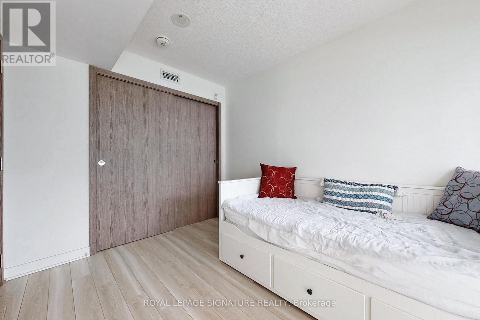 805 - 17 Bathurst Street, Toronto, Ontario  M5V 0N1 - Photo 19 - C12867126