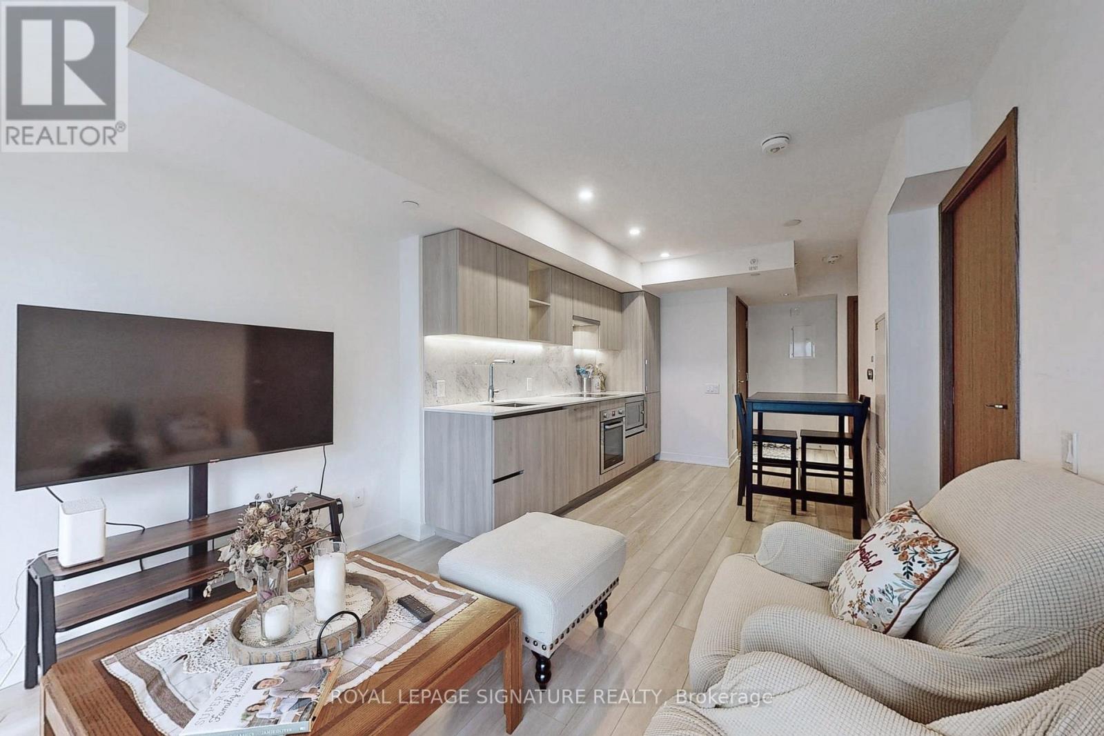 805 - 17 Bathurst Street, Toronto, Ontario  M5V 0N1 - Photo 5 - C12867126