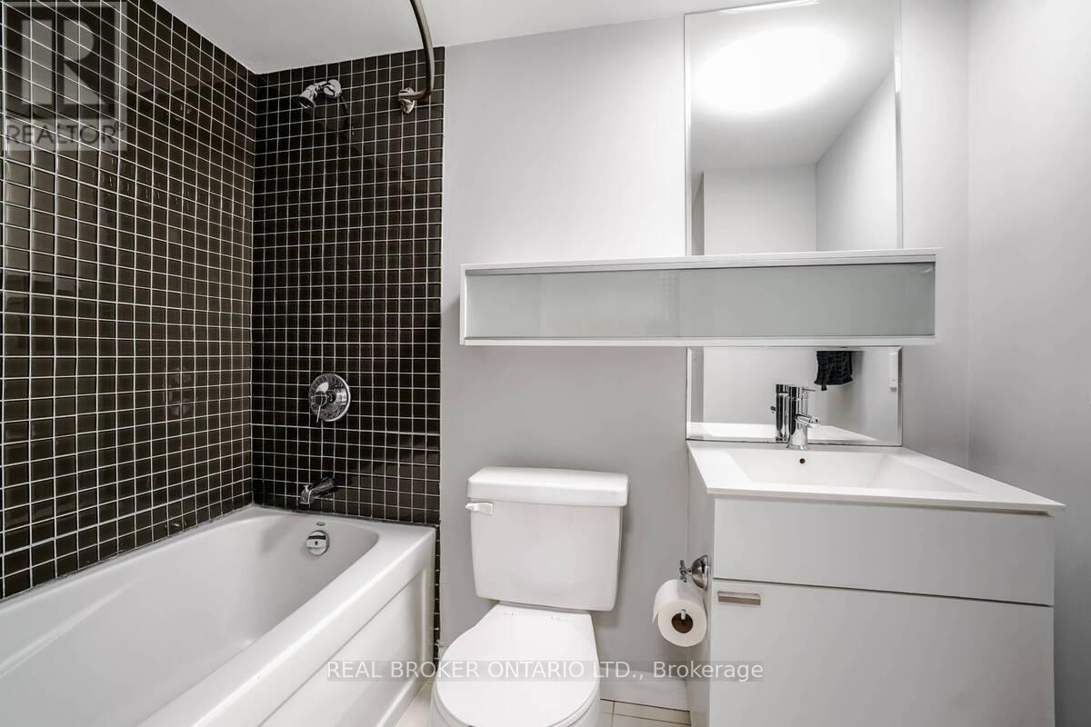 753 - 111 Elizabeth Street, Toronto, Ontario  M5G 1P7 - Photo 20 - C12867152