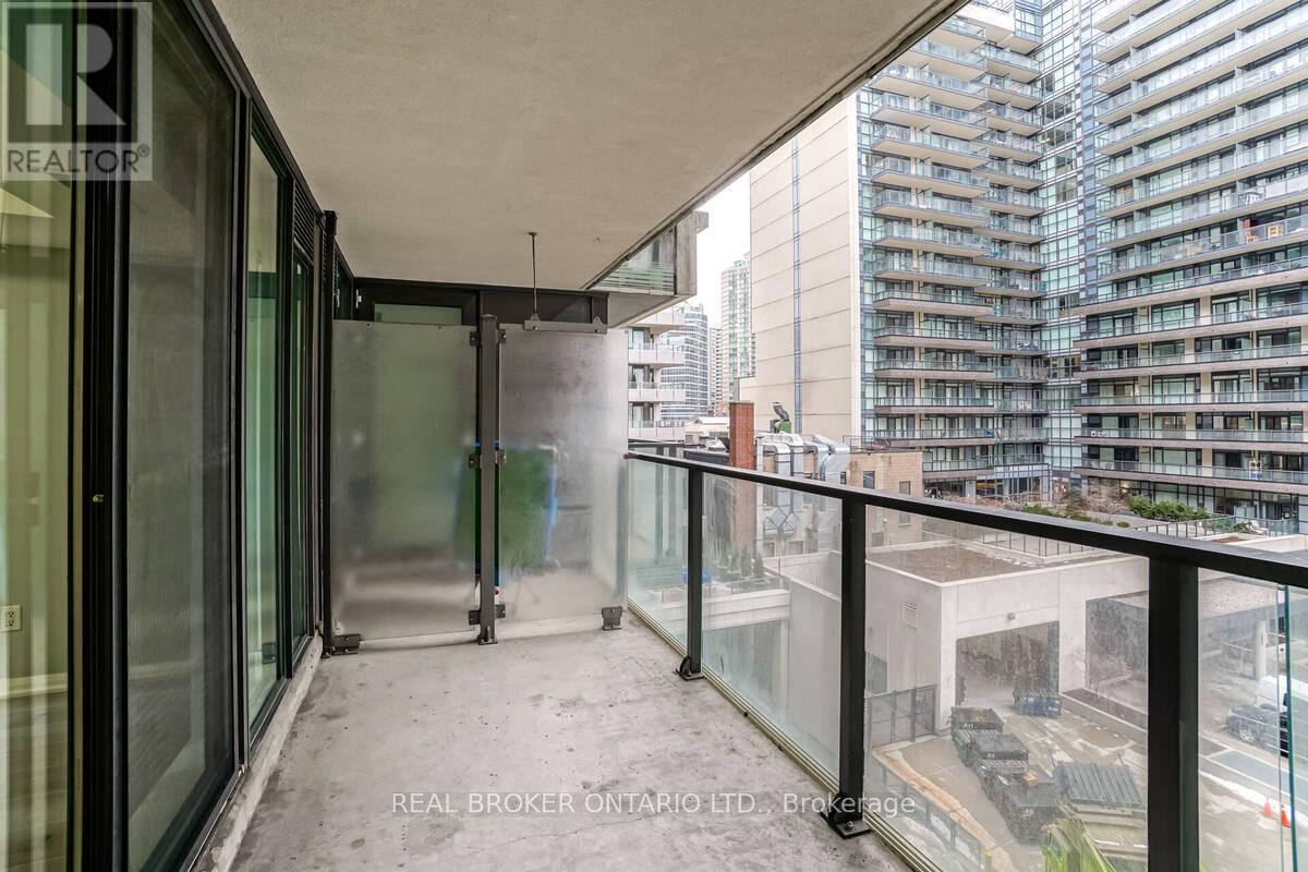 753 - 111 Elizabeth Street, Toronto, Ontario  M5G 1P7 - Photo 22 - C12867152