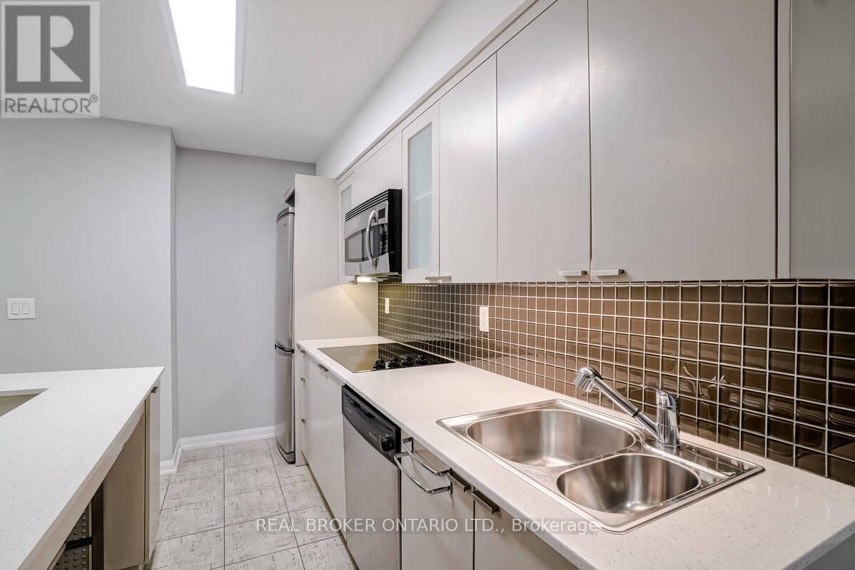 753 - 111 Elizabeth Street, Toronto, Ontario  M5G 1P7 - Photo 7 - C12867152