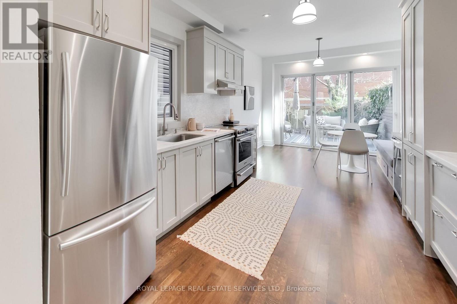 53 Robinson Street, Toronto, Ontario  M6J 1L4 - Photo 9 - C12867282