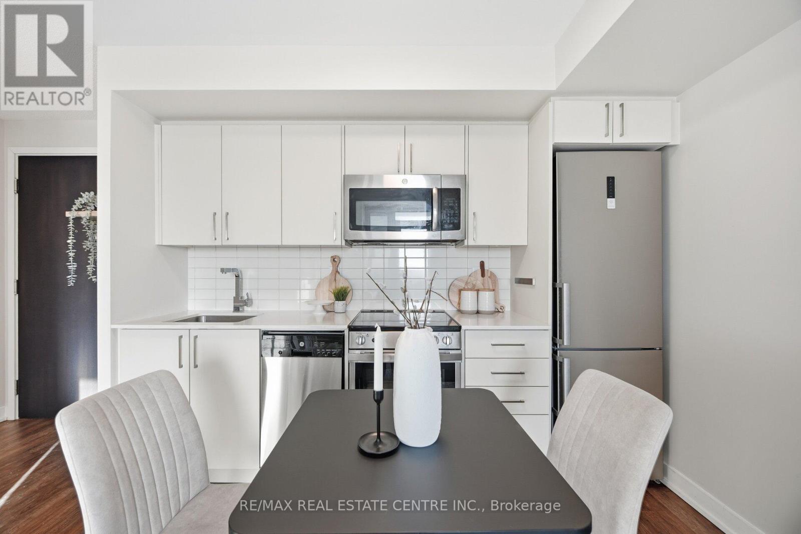 1112 - 38 Monte Kwinter Court, Toronto, Ontario  M3H 0E2 - Photo 5 - C12867314