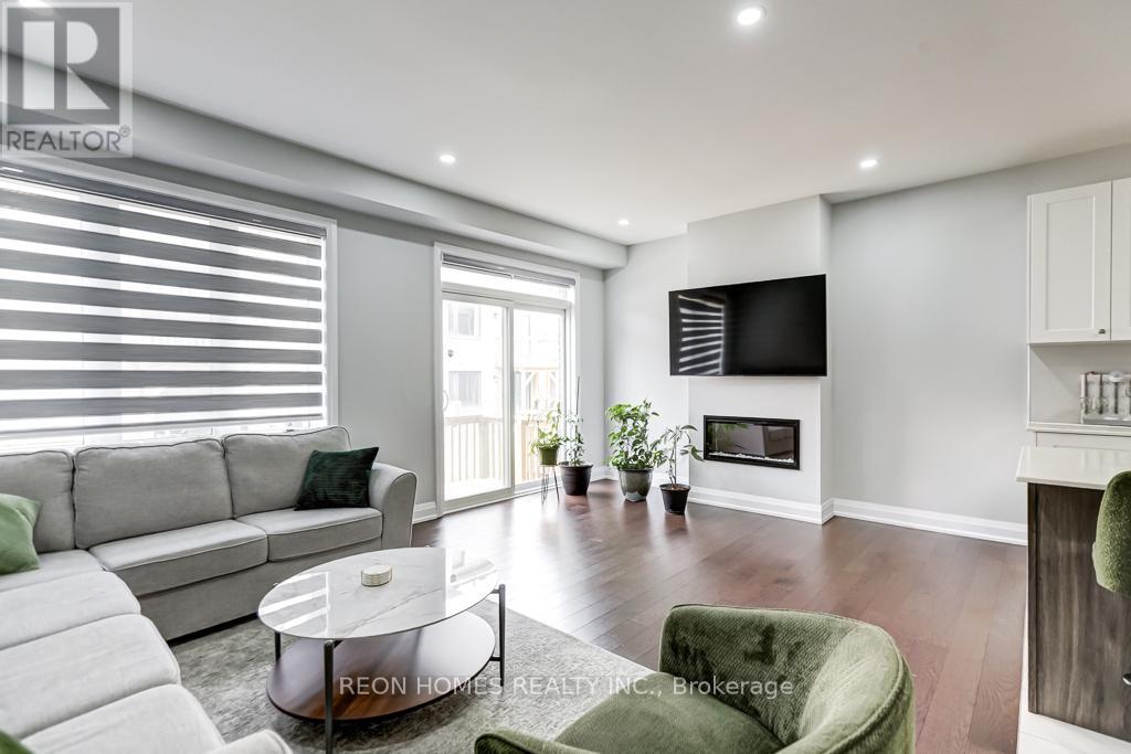 978 Crowsnest Hollow, Pickering, Ontario  L1X 0P4 - Photo 11 - E12867174