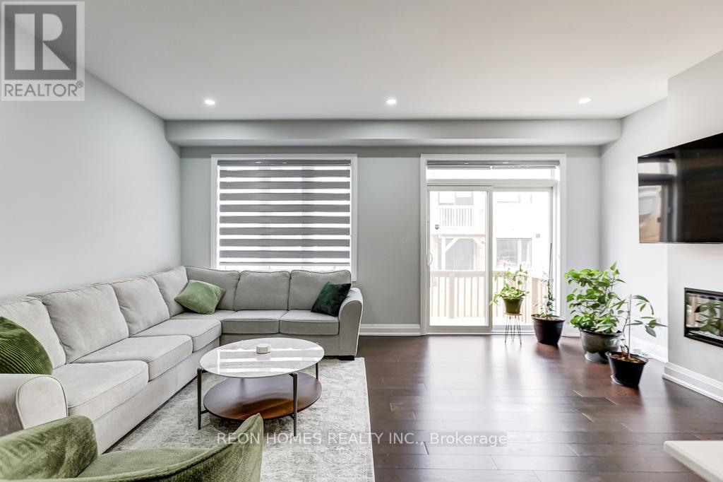 978 Crowsnest Hollow, Pickering, Ontario  L1X 0P4 - Photo 12 - E12867174