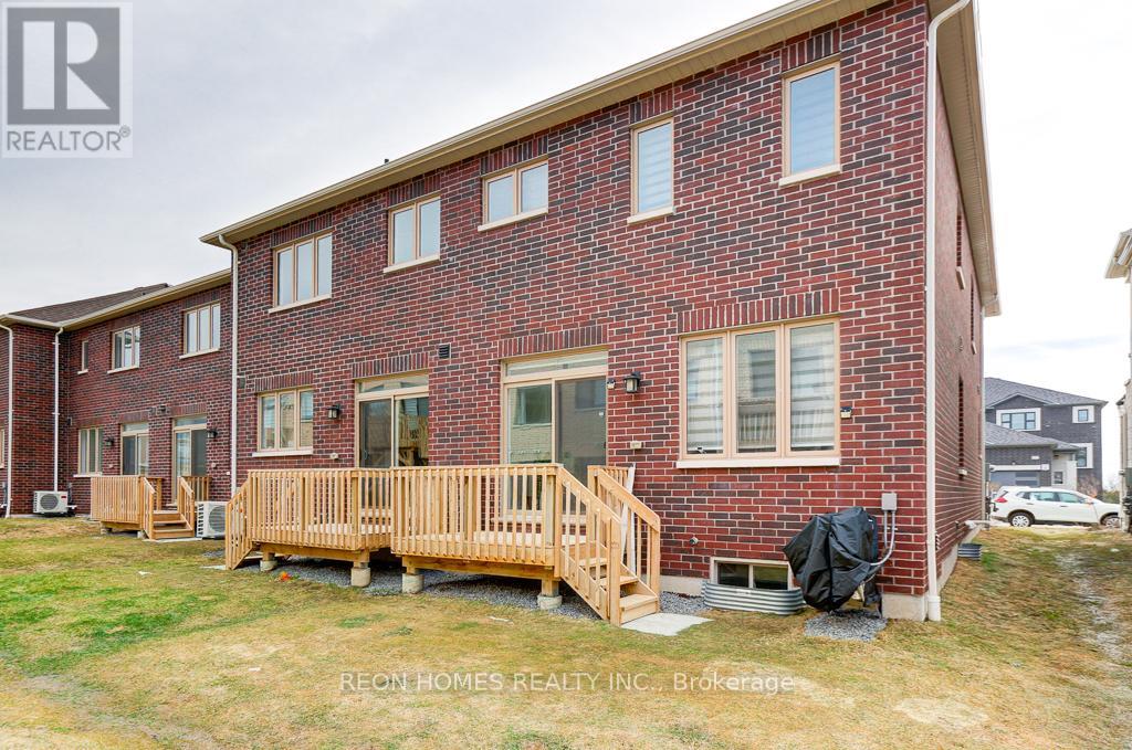 978 Crowsnest Hollow, Pickering, Ontario  L1X 0P4 - Photo 28 - E12867174