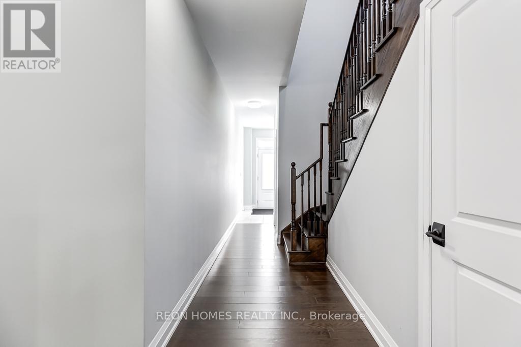 978 Crowsnest Hollow, Pickering, Ontario  L1X 0P4 - Photo 5 - E12867174