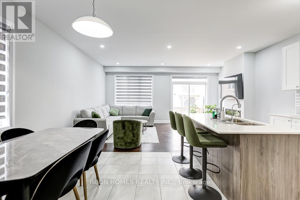 978 Crowsnest Hollow, Pickering, Ontario  L1X 0P4 - Photo 6 - E12867174