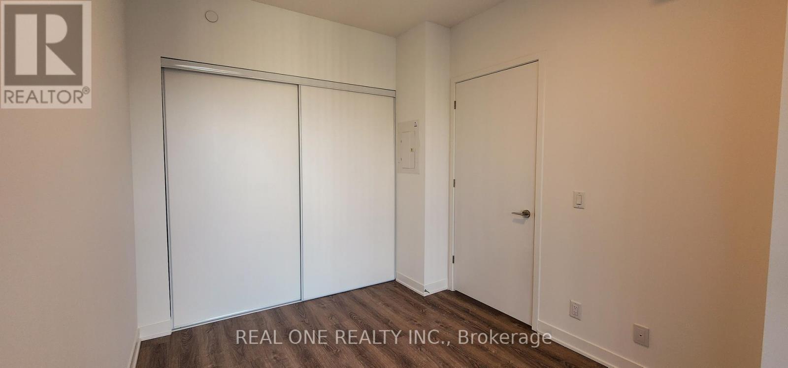 1702 - 180 Front Street E, Toronto, Ontario  M5A 0A9 - Photo 11 - C12866944