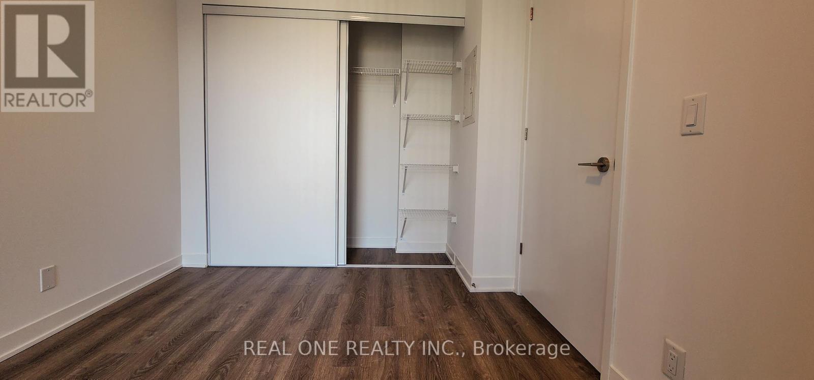 1702 - 180 Front Street E, Toronto, Ontario  M5A 0A9 - Photo 10 - C12866944