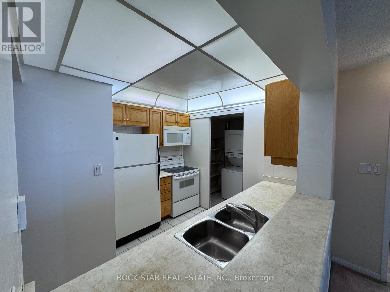 2702 - 88 Corporate Drive, Toronto, Ontario  M1H 3G6 - Photo 6 - E12866586