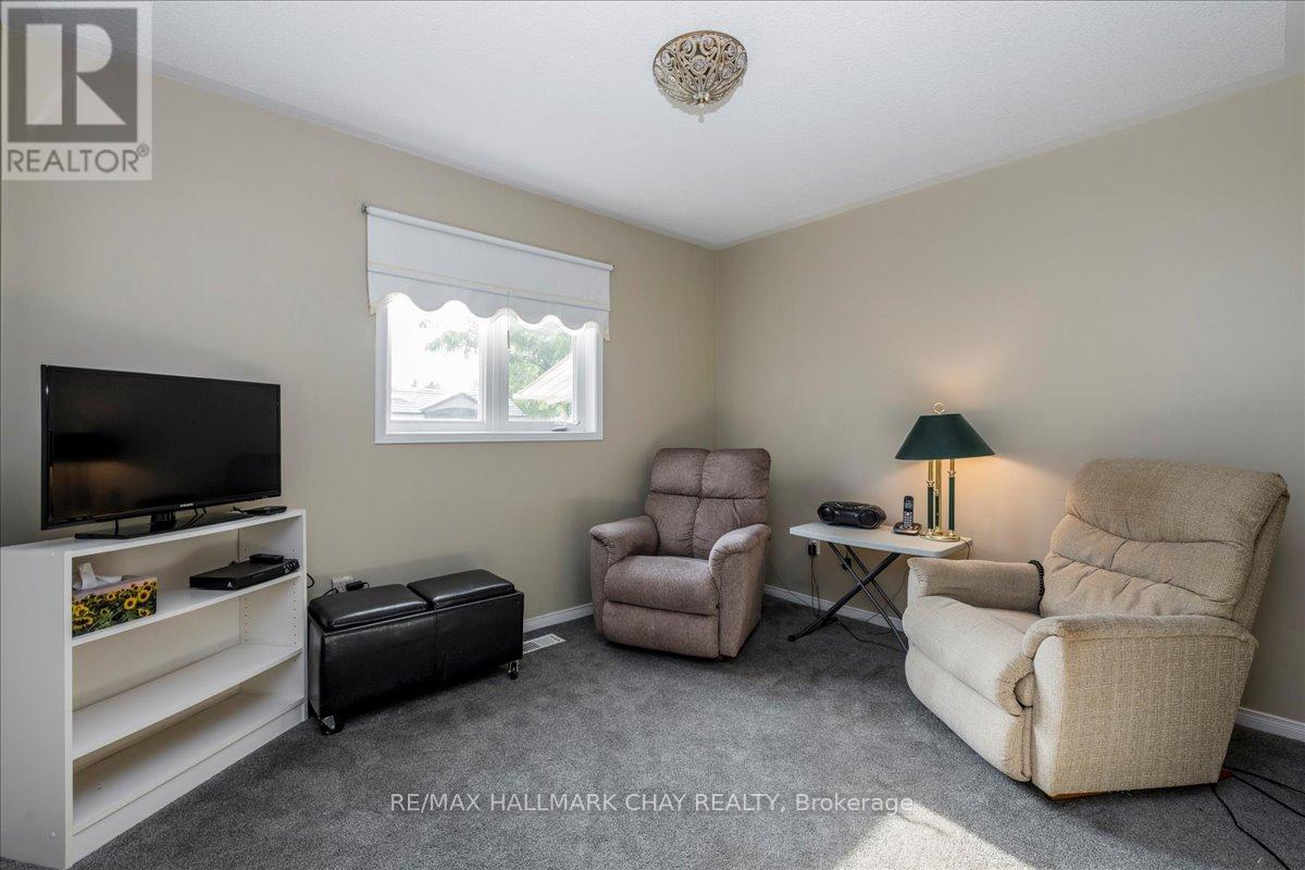 84 Pringle Drive, Barrie (Edgehill Drive), Ontario  L4N 0R2 - Photo 12 - S12867308