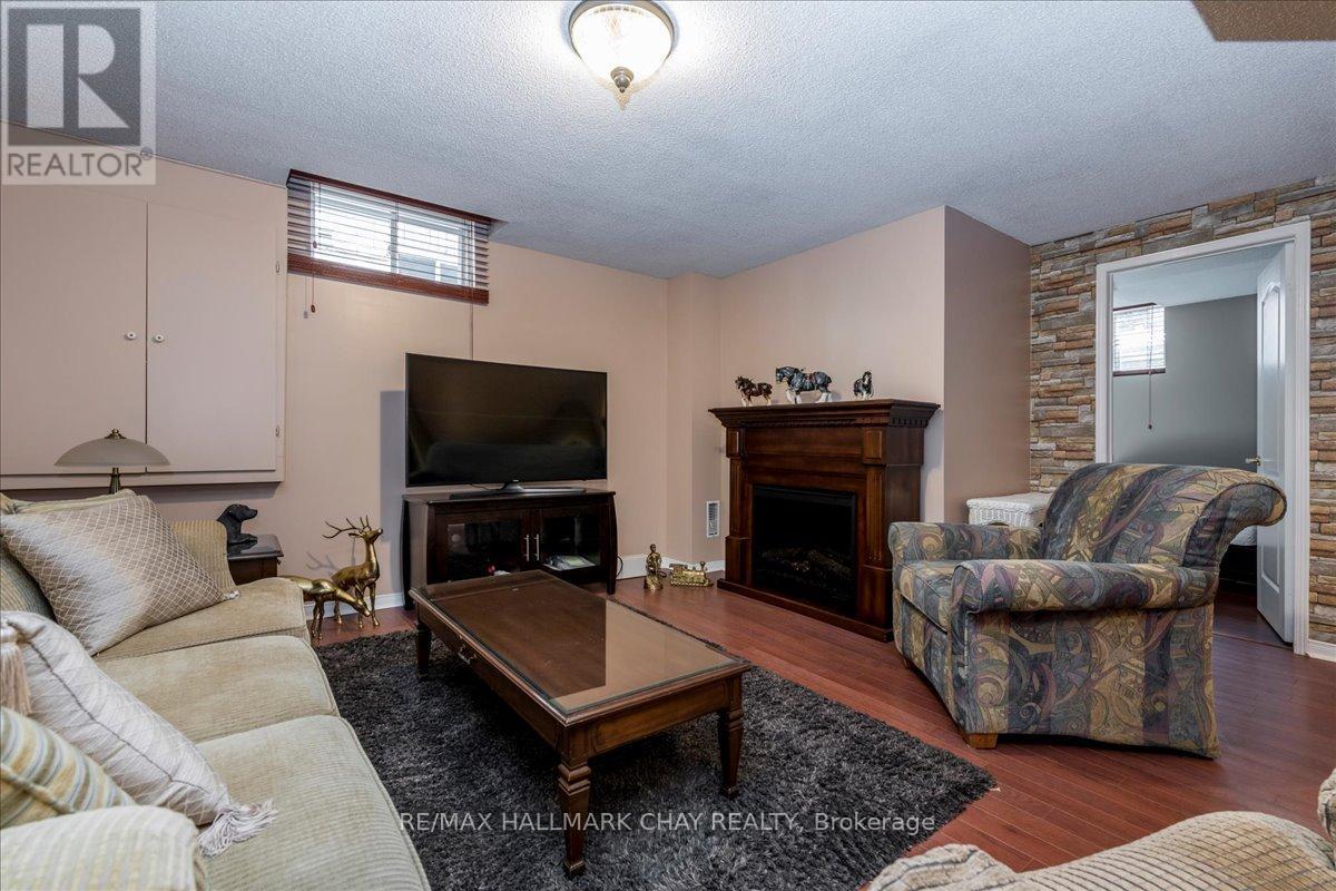 84 Pringle Drive, Barrie (Edgehill Drive), Ontario  L4N 0R2 - Photo 15 - S12867308