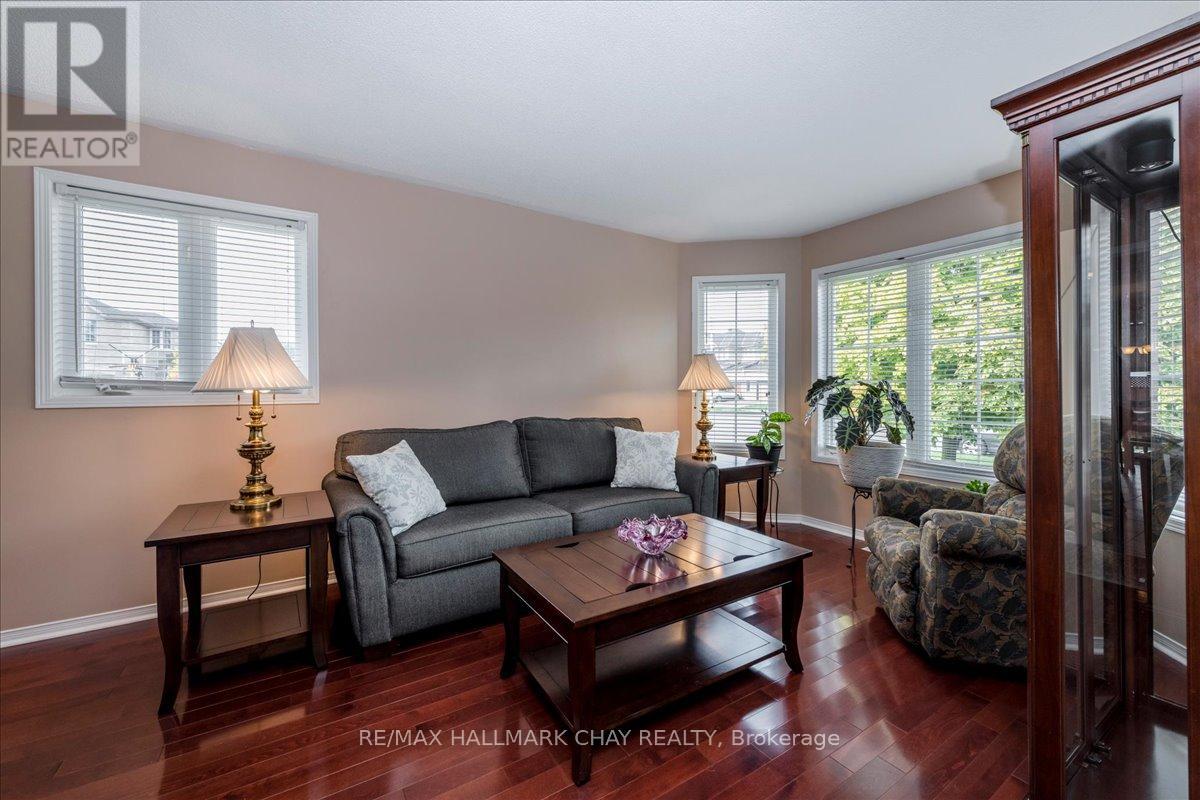 84 Pringle Drive, Barrie (Edgehill Drive), Ontario  L4N 0R2 - Photo 6 - S12867308