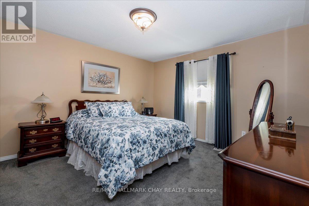 84 Pringle Drive, Barrie (Edgehill Drive), Ontario  L4N 0R2 - Photo 9 - S12867308