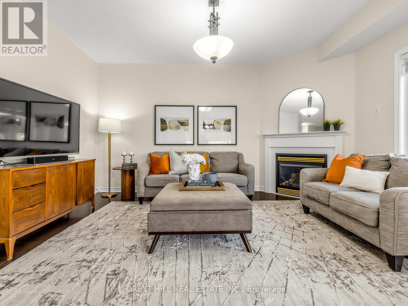 240 Swan Park Road, Markham, Ontario  L6E 0B1 - Photo 10 - N12852688