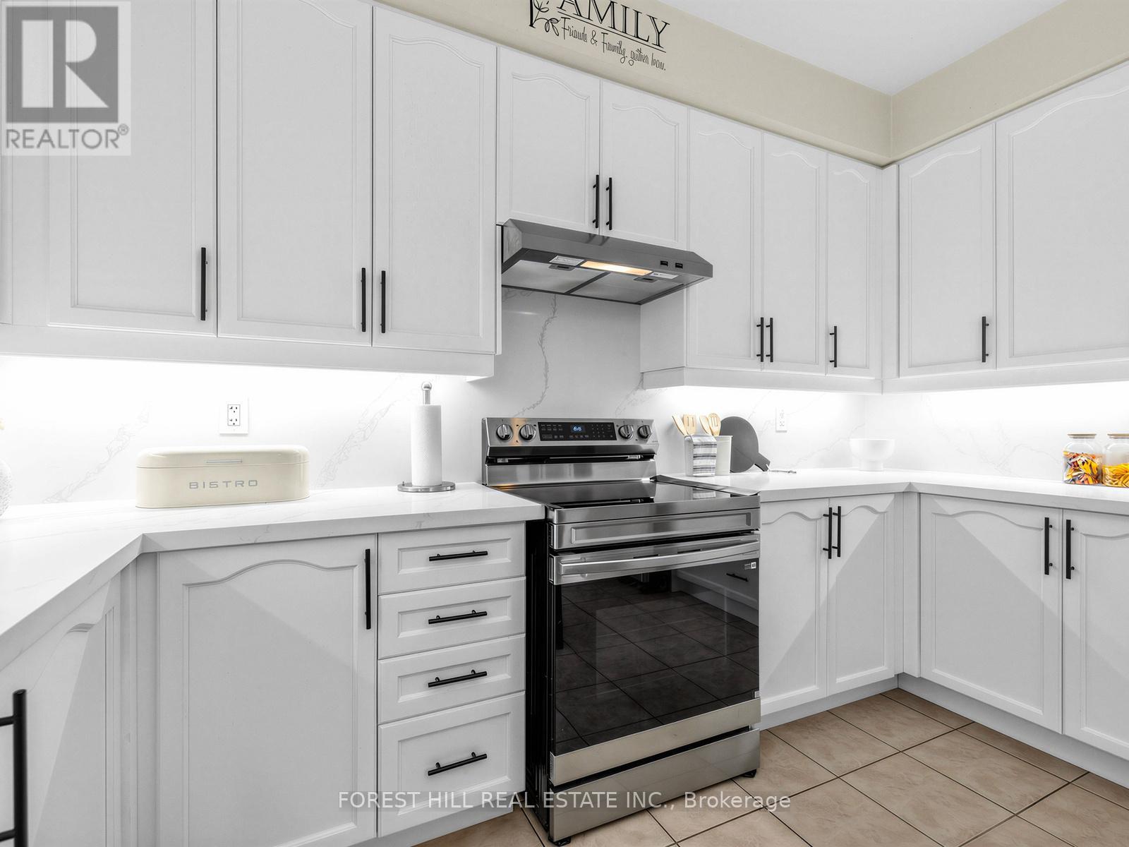 240 Swan Park Road, Markham, Ontario  L6E 0B1 - Photo 19 - N12852688