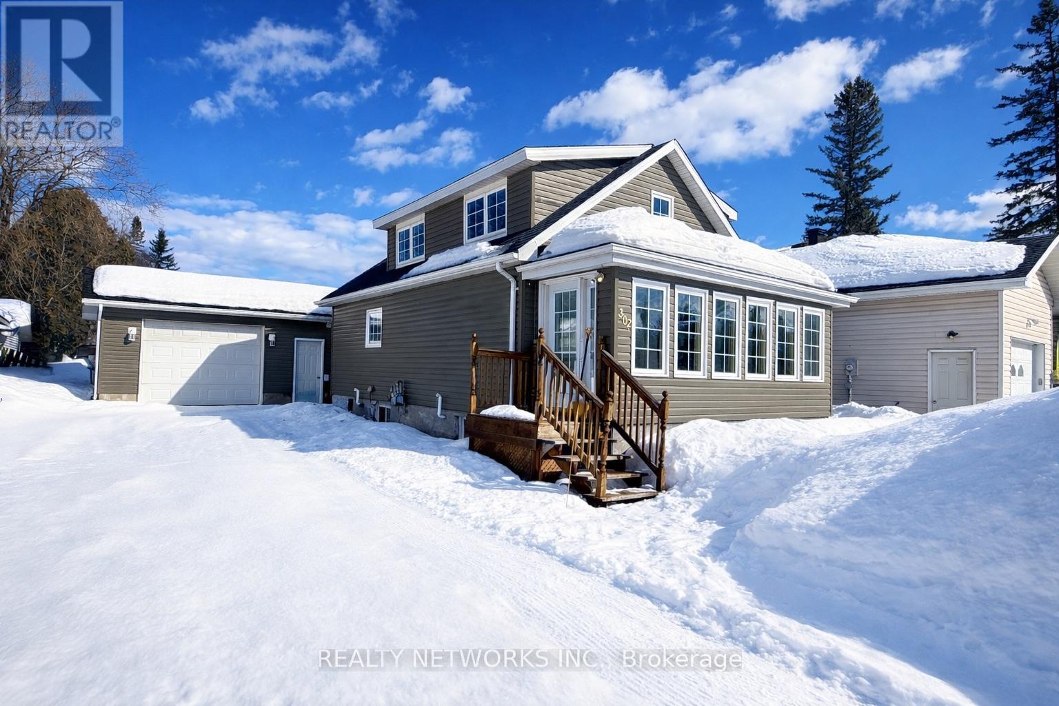 302 YOUNG STREET, Timmins, Ontario