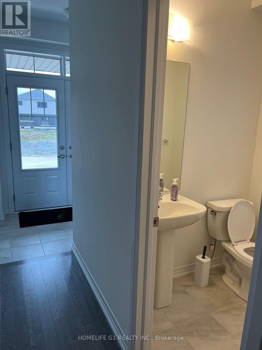 12 Brighton Lane, Thorold, Ontario  L2V 0P2 - Photo 2 - X12867130