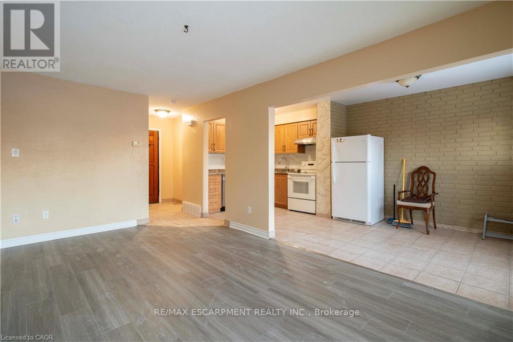 23 - 153 Limeridge Road W, Hamilton, Ontario  L9C 2V3 - Photo 8 - X12867236