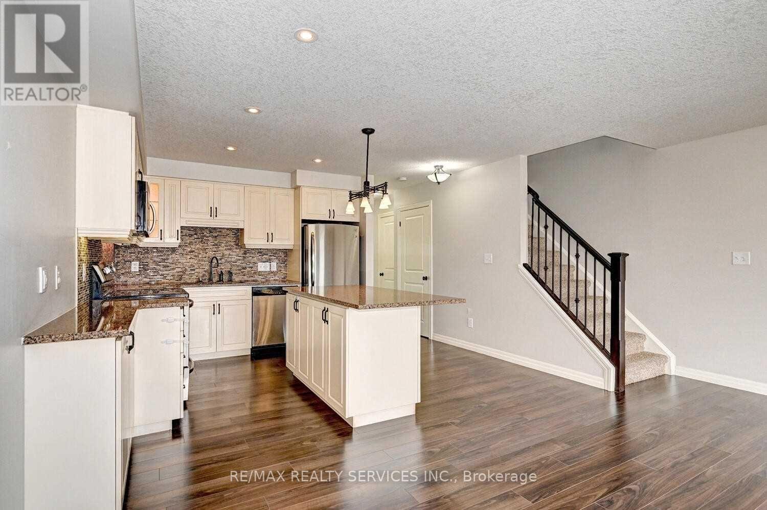 130 Rochefort Street N, Kitchener, Ontario  N2R 0C1 - Photo 12 - X12867358