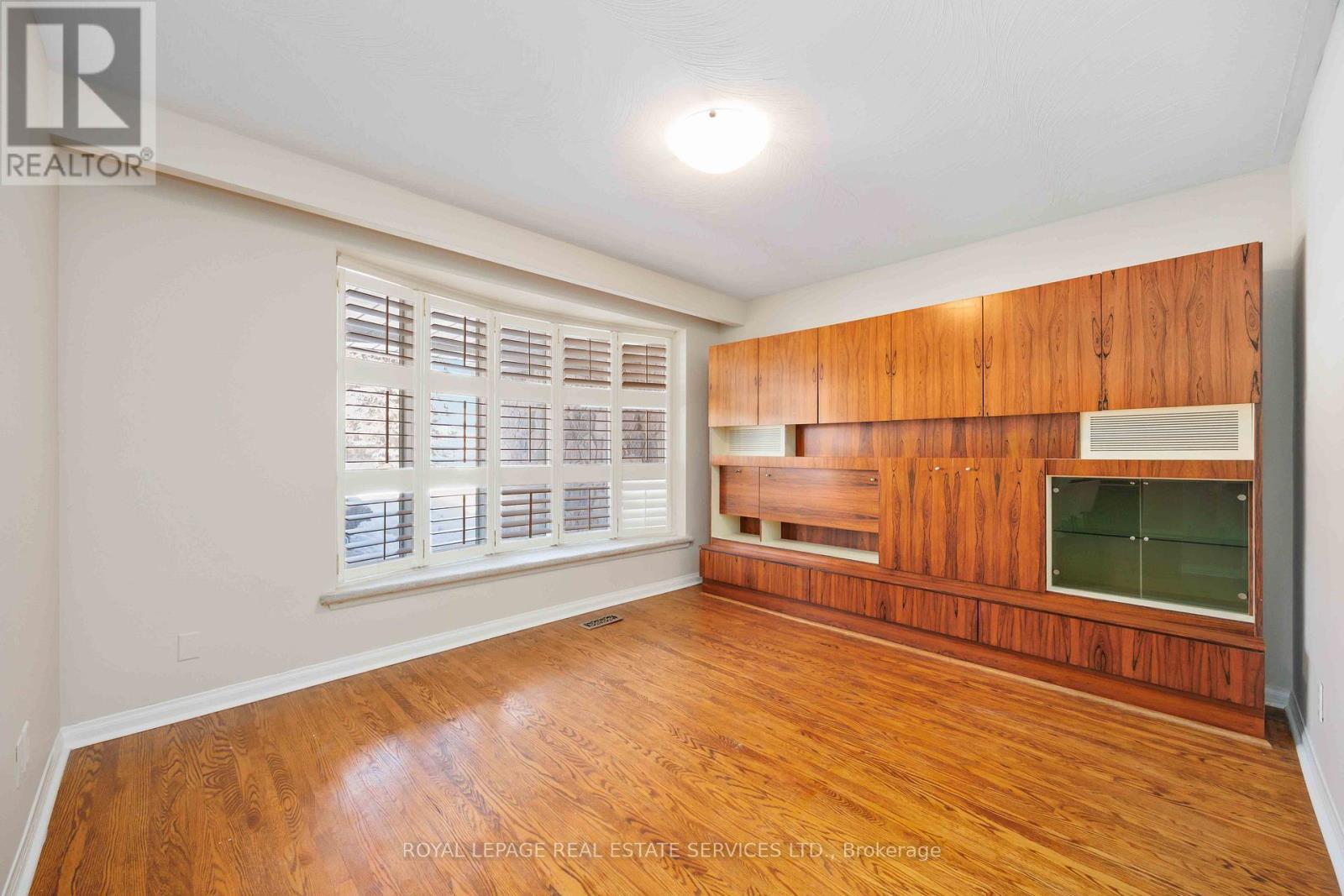 2 Cherry Post Crescent, Toronto, Ontario  M9C 2K1 - Photo 12 - W12825236