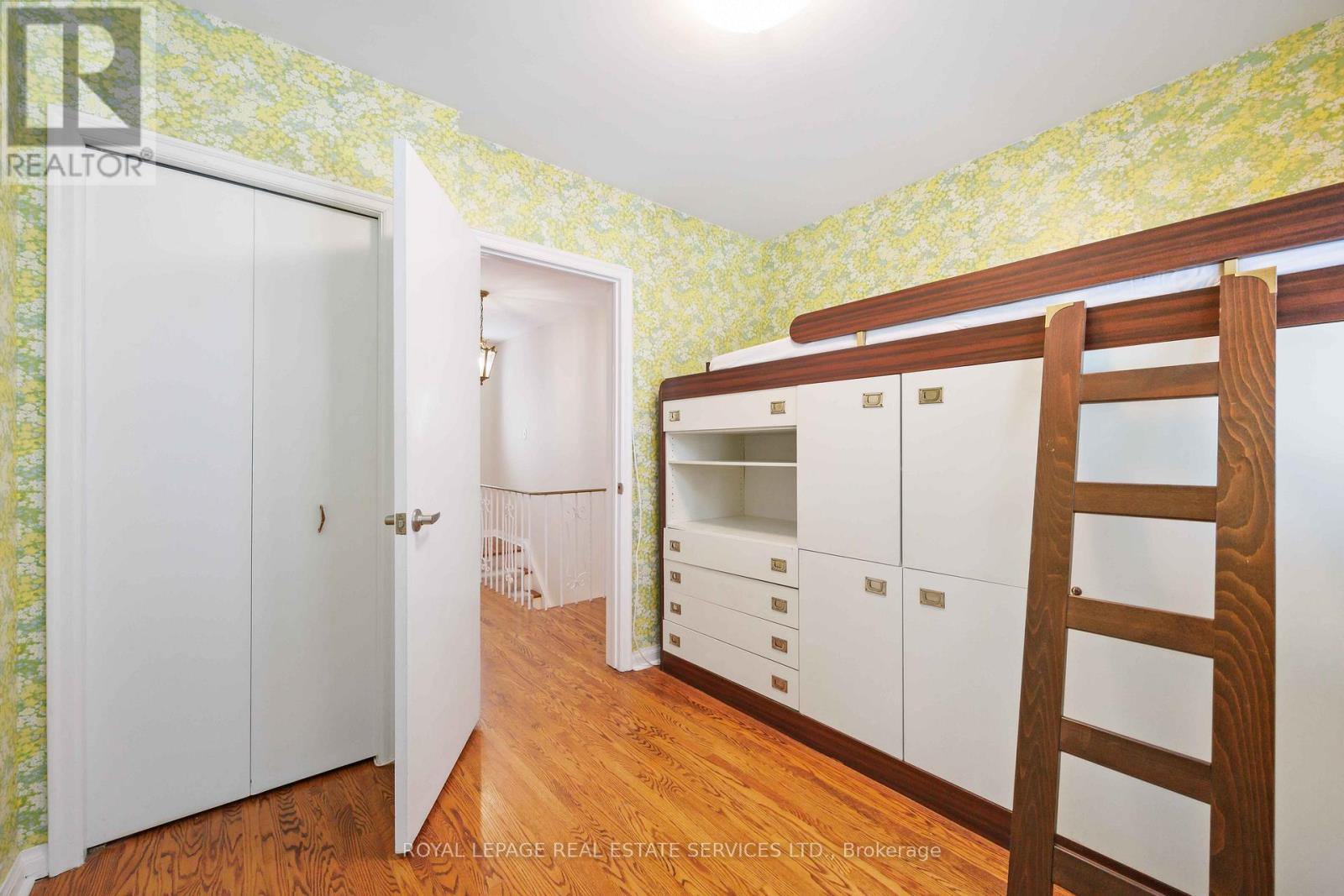 2 Cherry Post Crescent, Toronto, Ontario  M9C 2K1 - Photo 29 - W12825236