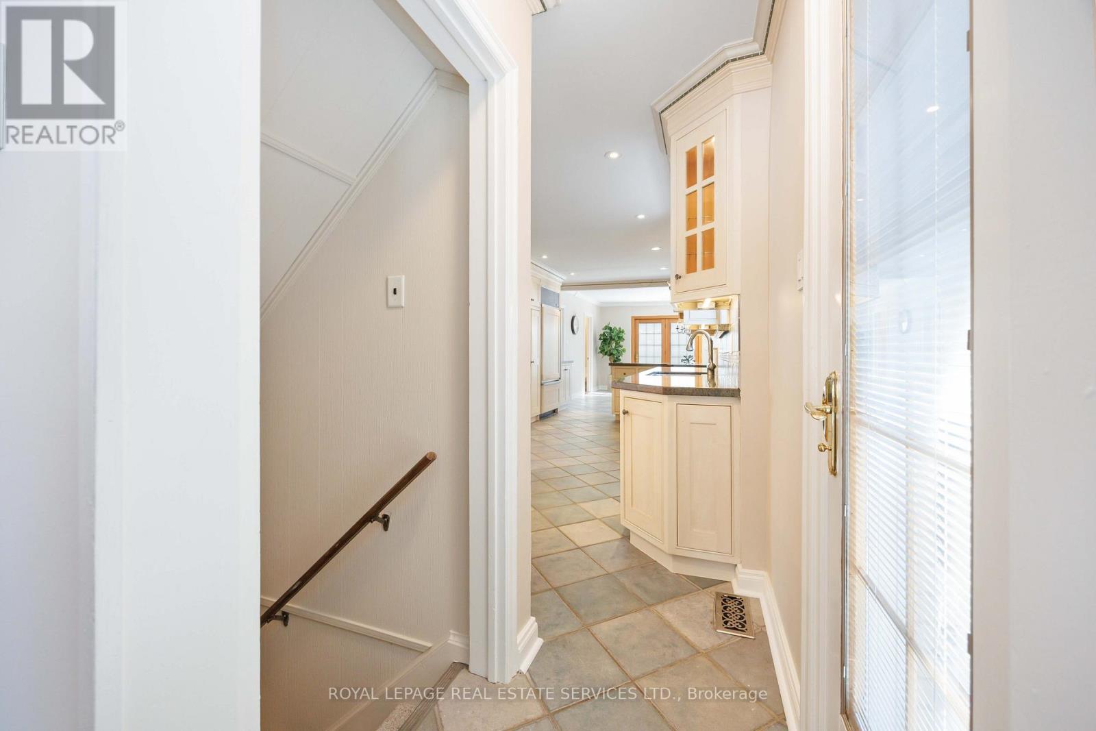 2 Cherry Post Crescent, Toronto, Ontario  M9C 2K1 - Photo 35 - W12825236