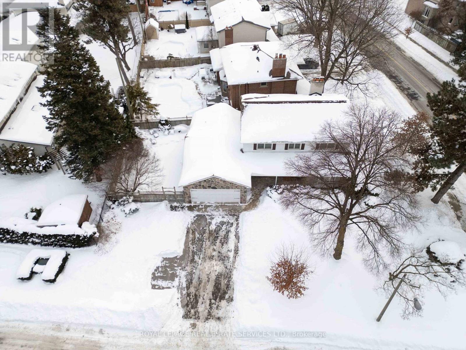 2 Cherry Post Crescent, Toronto, Ontario  M9C 2K1 - Photo 43 - W12825236