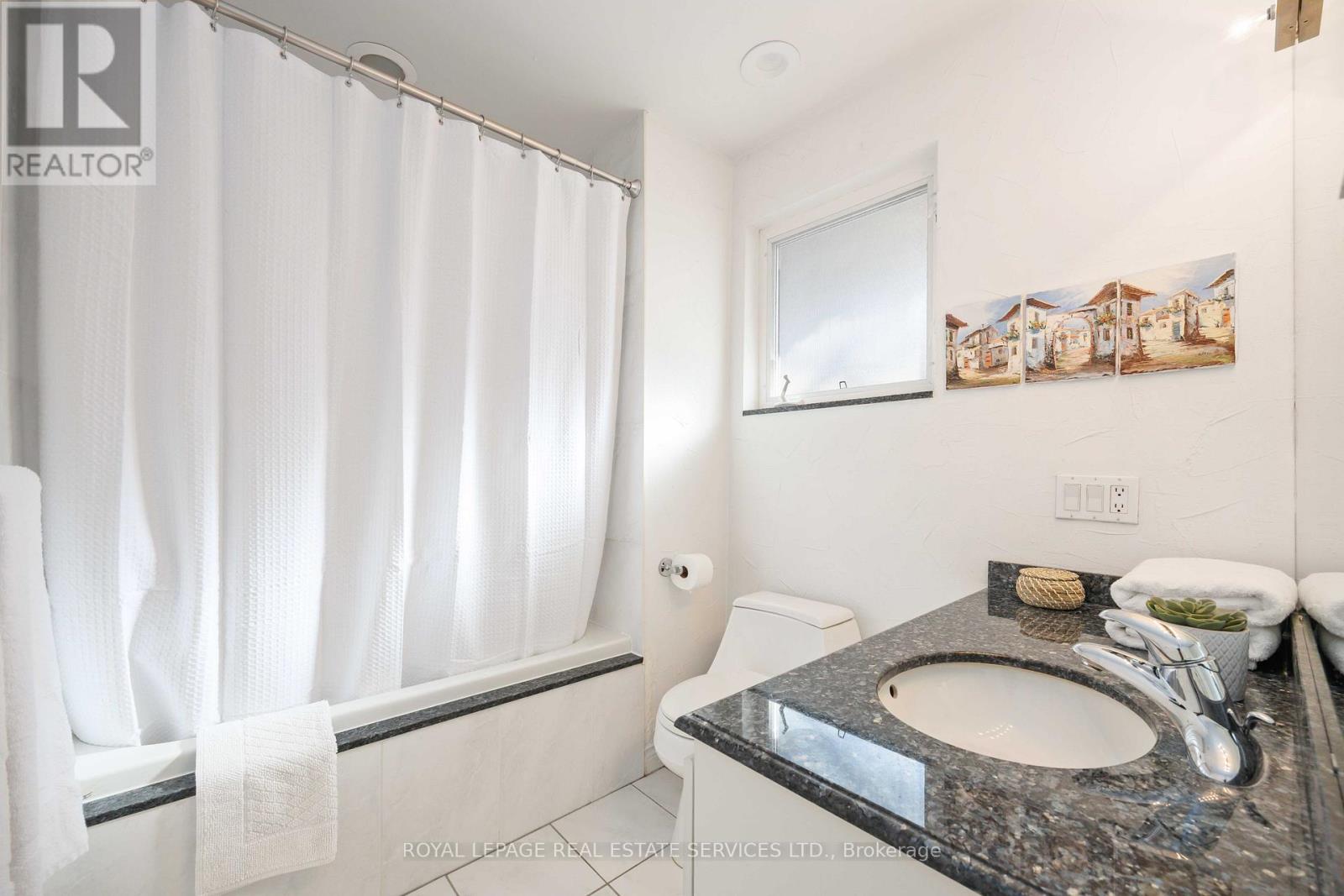 2 Cherry Post Crescent, Toronto, Ontario  M9C 2K1 - Photo 34 - W12825236