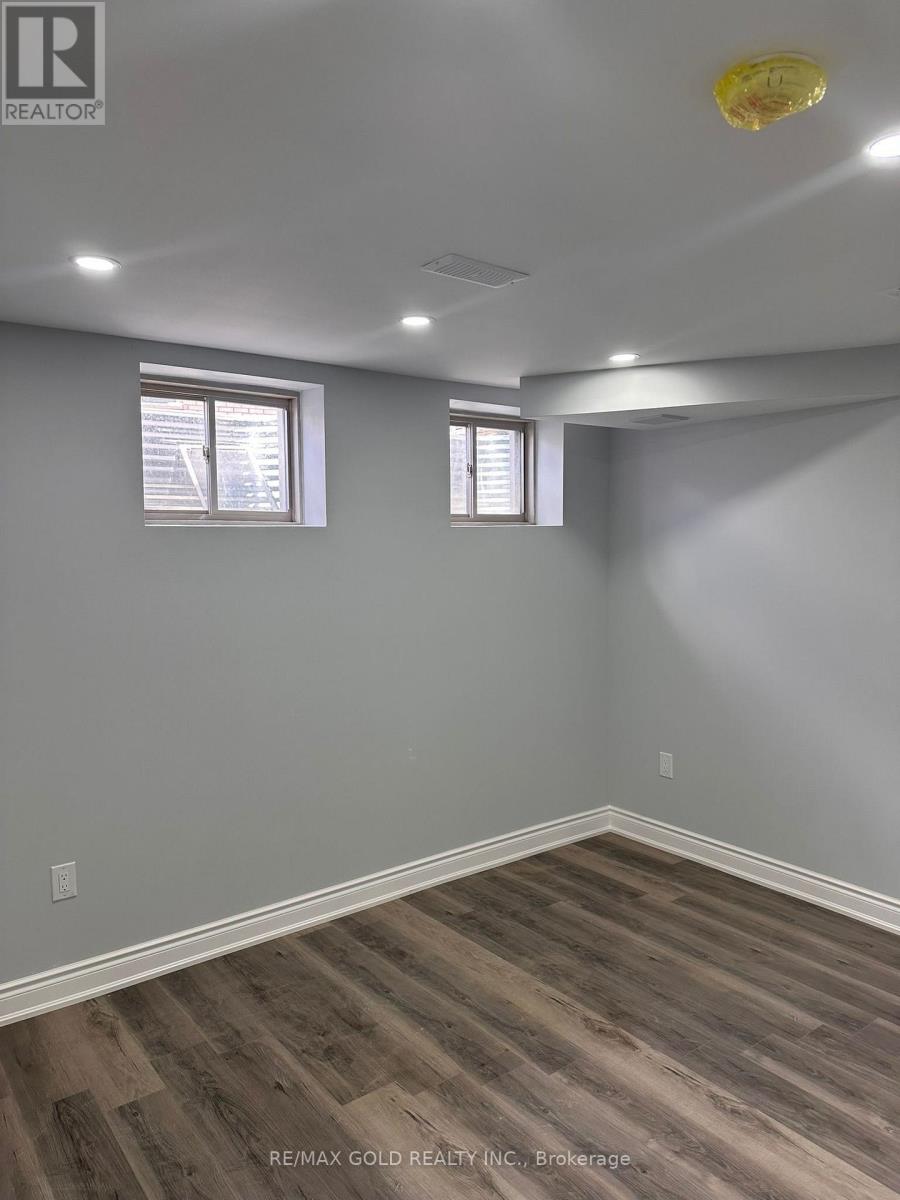 110 Camino Real Drive, Caledon, Ontario  L7C 1Z9 - Photo 5 - W12863472