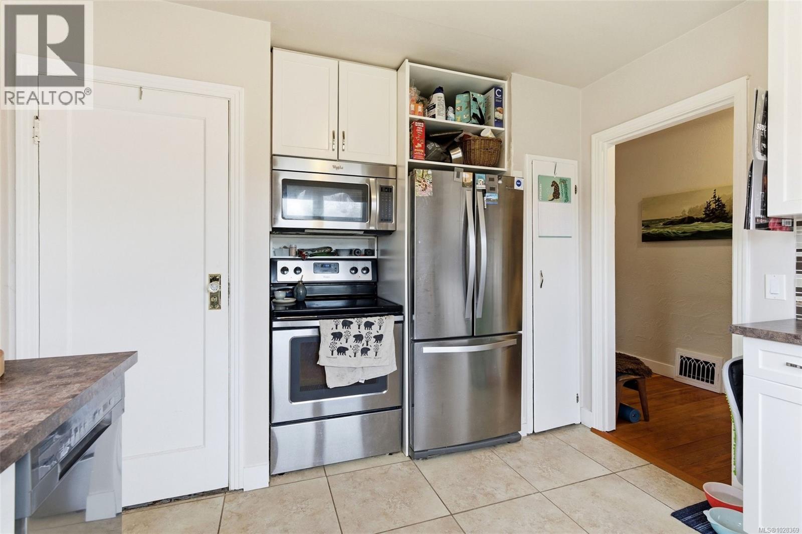 1707 Albert Ave, Victoria, British Columbia  V8R 1Y9 - Photo 8 - 1028369