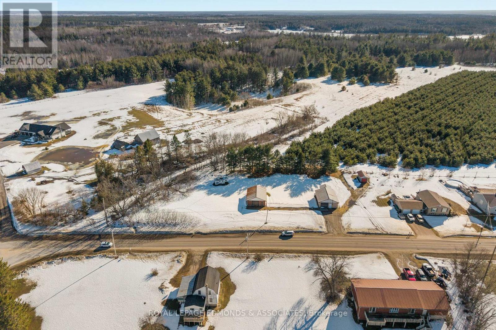 00 Robertson Dr Drive, Whitewater Region, Ontario K0J 1C0 - Photo 4 - X12867430