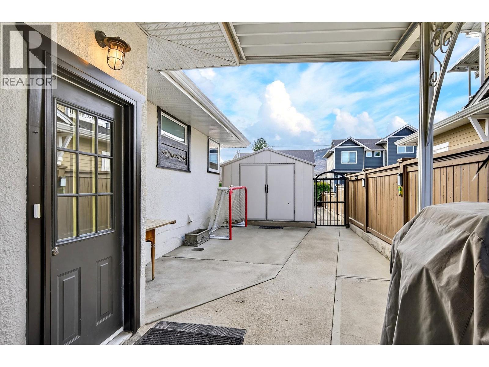 690 Holt Street, Kamloops, British Columbia  V2B 5G3 - Photo 25 - 10378791