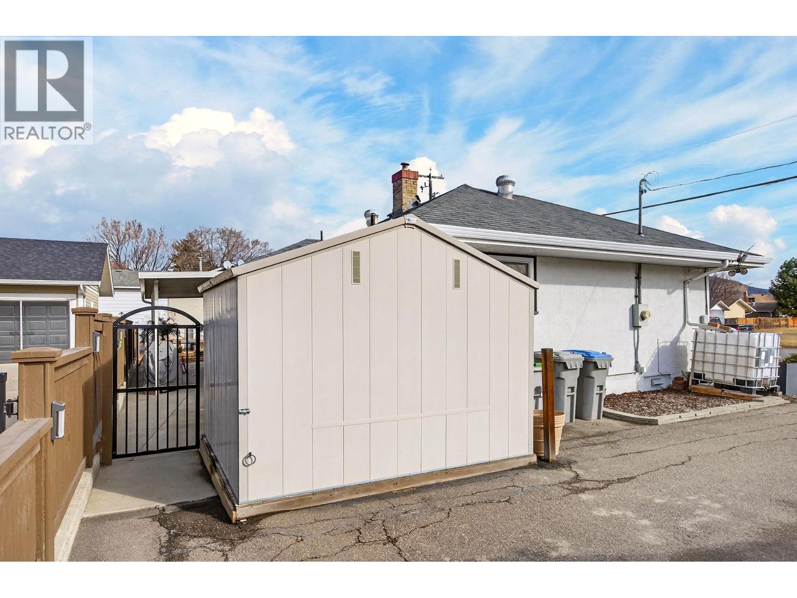 690 Holt Street, Kamloops, British Columbia  V2B 5G3 - Photo 39 - 10378791