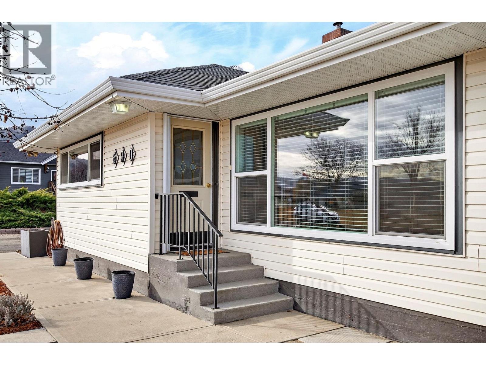 690 Holt Street, Kamloops, British Columbia  V2B 5G3 - Photo 4 - 10378791