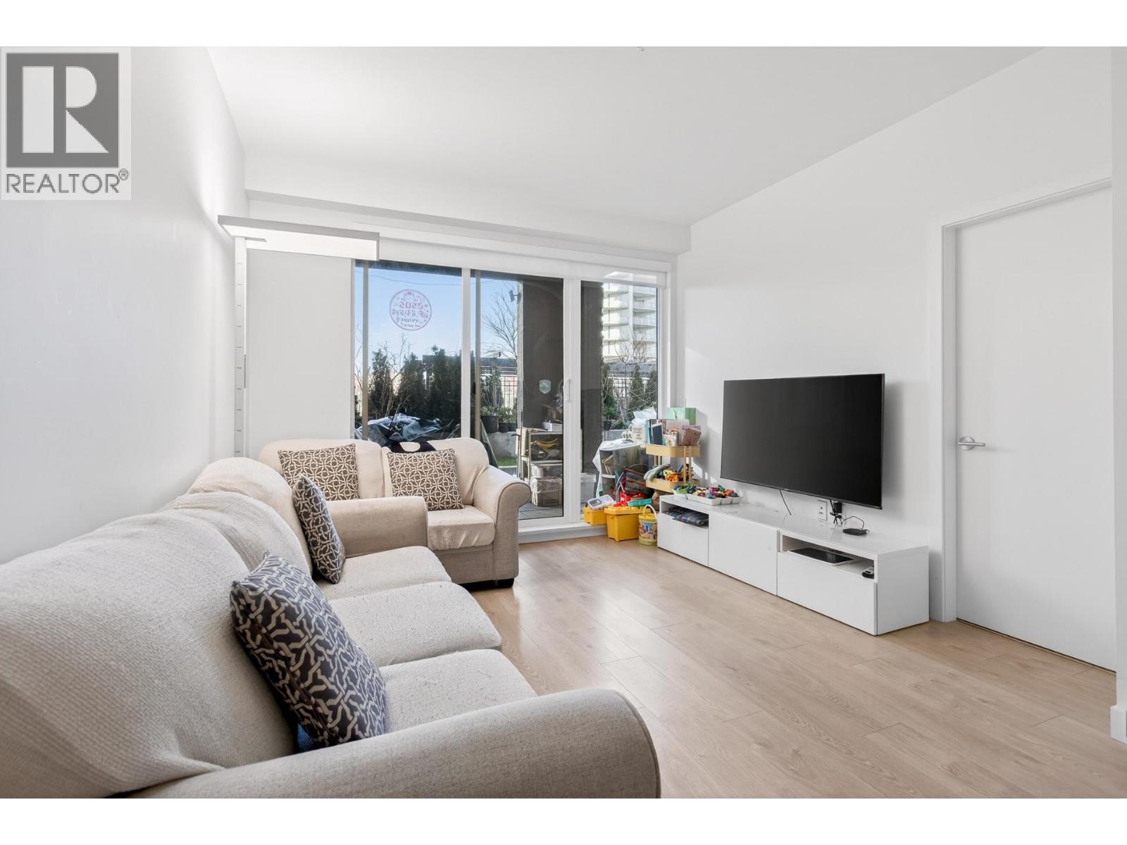 210 7123 11th Avenue, Burnaby, British Columbia  V3N 0J6 - Photo 15 - R3098155