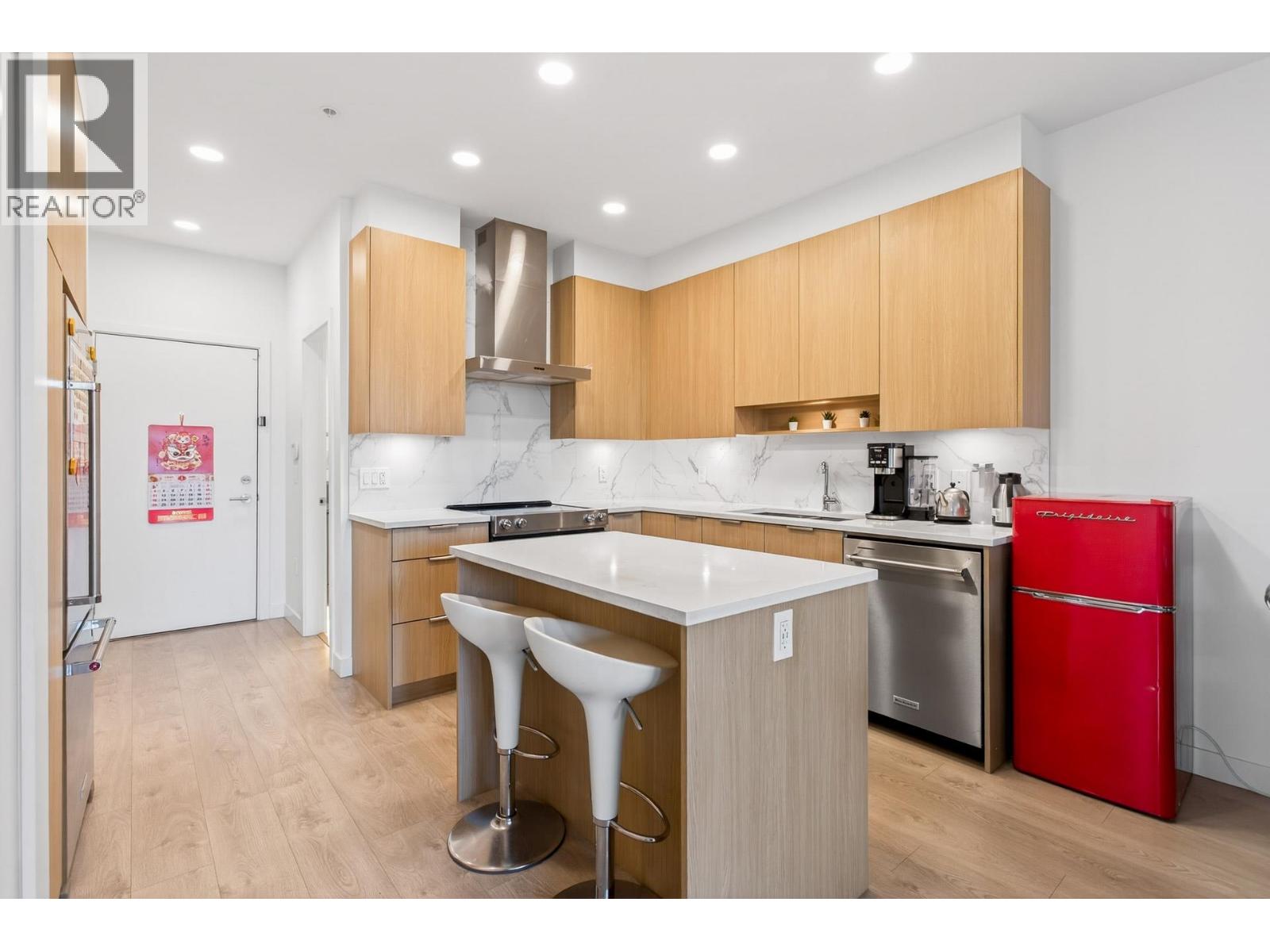 210 7123 11th Avenue, Burnaby, British Columbia  V3N 0J6 - Photo 6 - R3098155