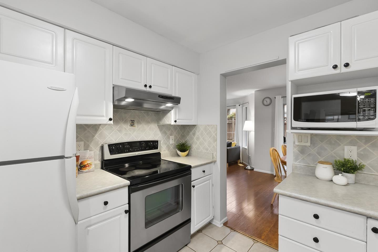 106 8655 King George Boulevard, Surrey, British Columbia  V3W 5C4 - Photo 9 - R3097545