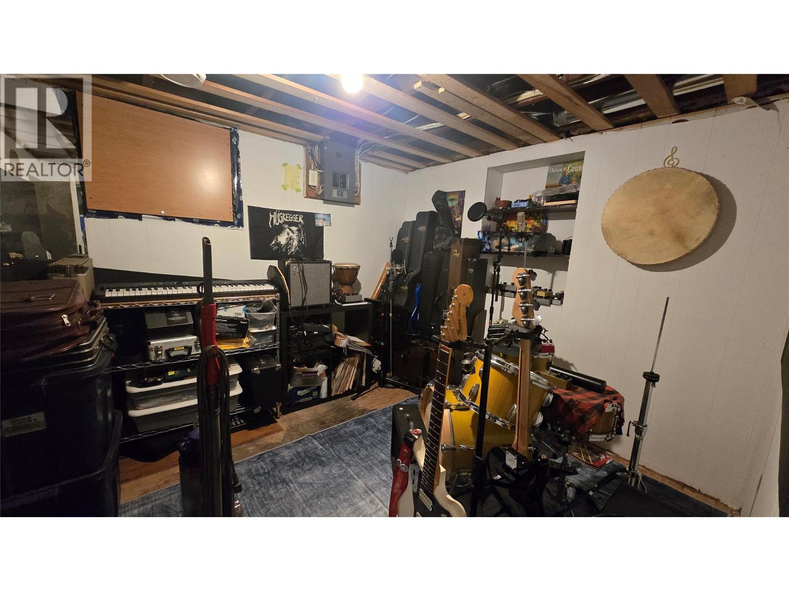 2078 Topping Street, Trail, British Columbia  V1R 4G5 - Photo 33 - 10378640