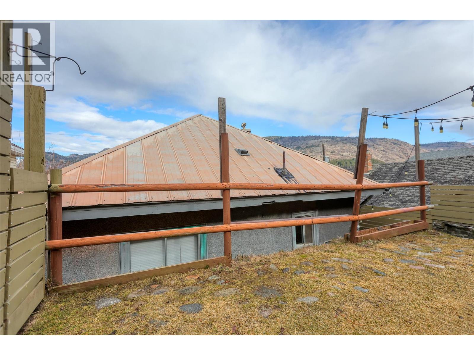 2078 Topping Street, Trail, British Columbia  V1R 4G5 - Photo 28 - 10378640