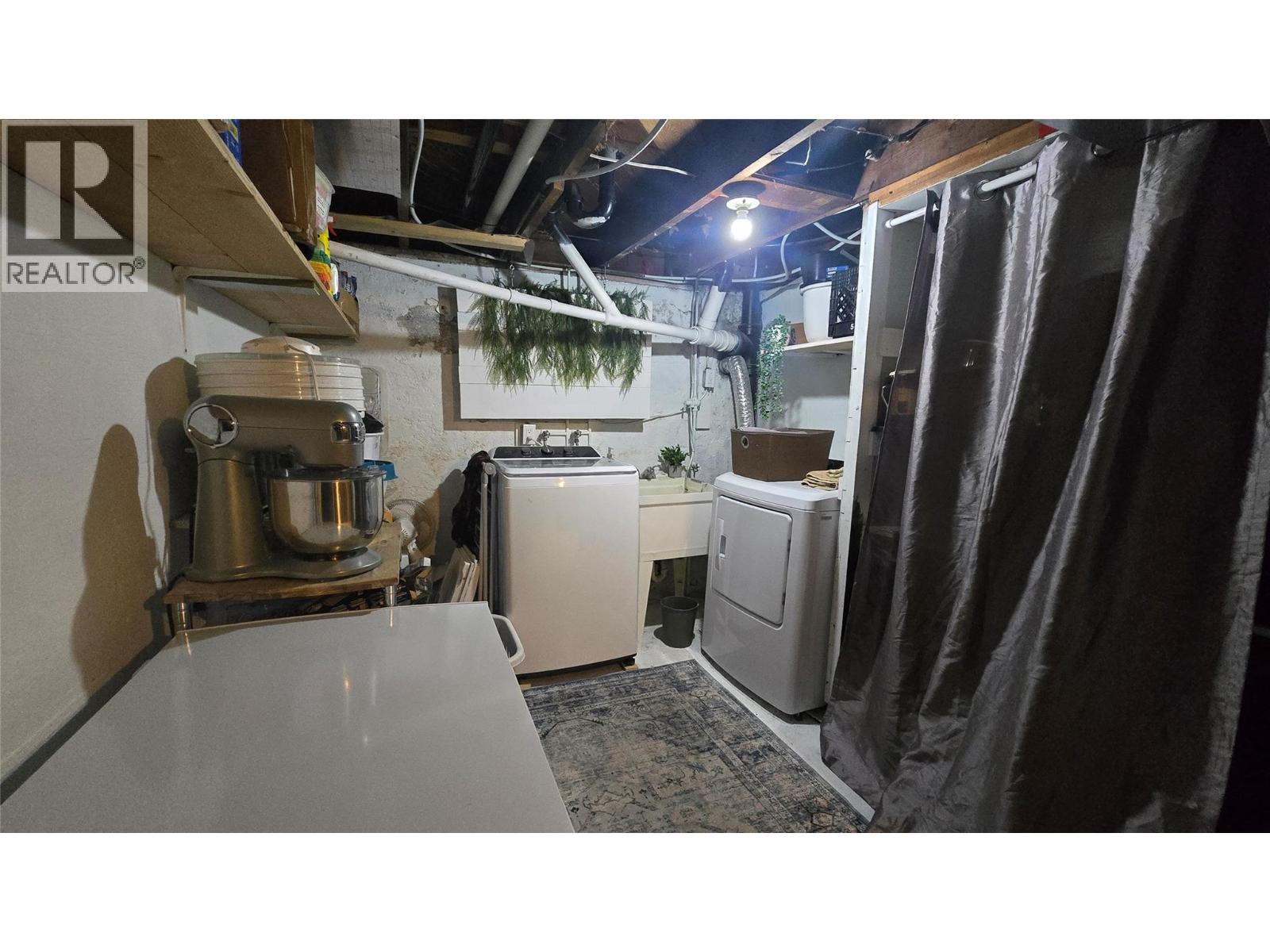 2078 Topping Street, Trail, British Columbia  V1R 4G5 - Photo 30 - 10378640