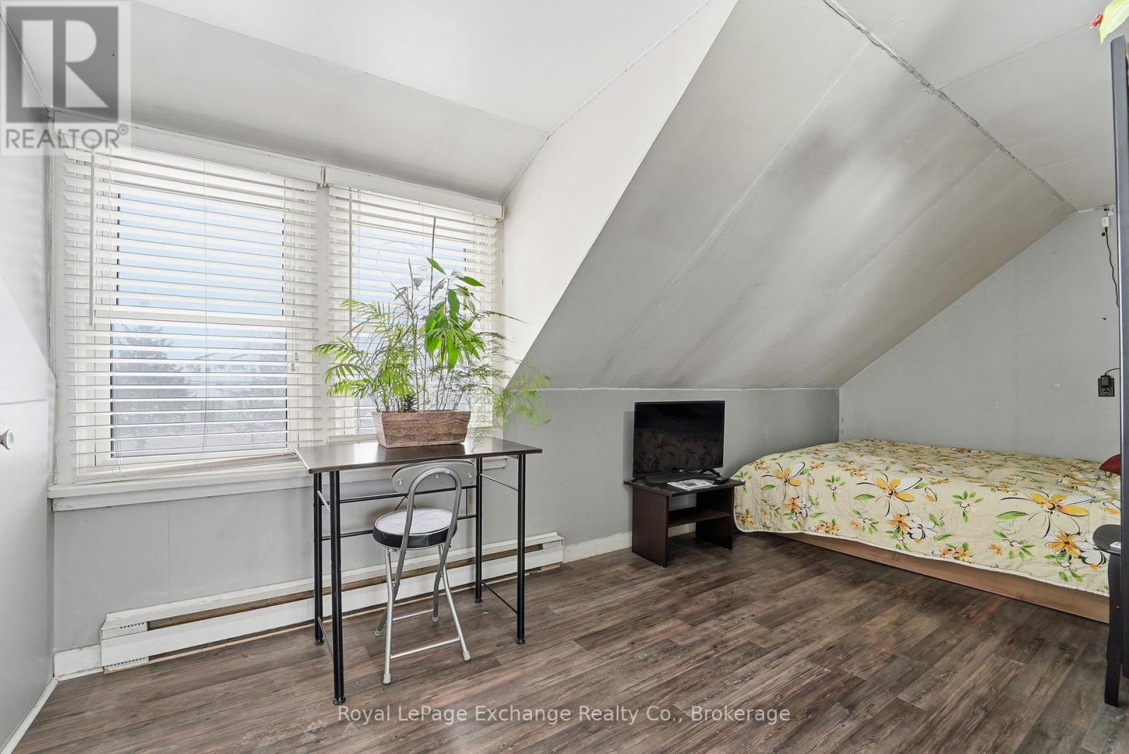 967-Upper Unit Huron Terrace, Kincardine, Ontario  N2Z 2Y1 - Photo 7 - X12867474